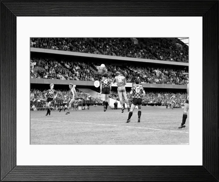 Framed Print : Chelsea 2 v. Manchester City 1. Division One Football. October 1986 LF20-09-002 Framed Print : Chelsea 2 v. Manchester City 1. Division One Football. October 1986 LF20-09-002