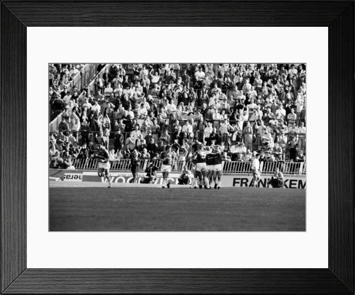 Framed Print : Charlton 3 v. Everton 2. Division One Football. October 1986 LF20-07-093 Framed Print : Charlton 3 v. Everton 2. Division One Football. October 1986 LF20-07-093