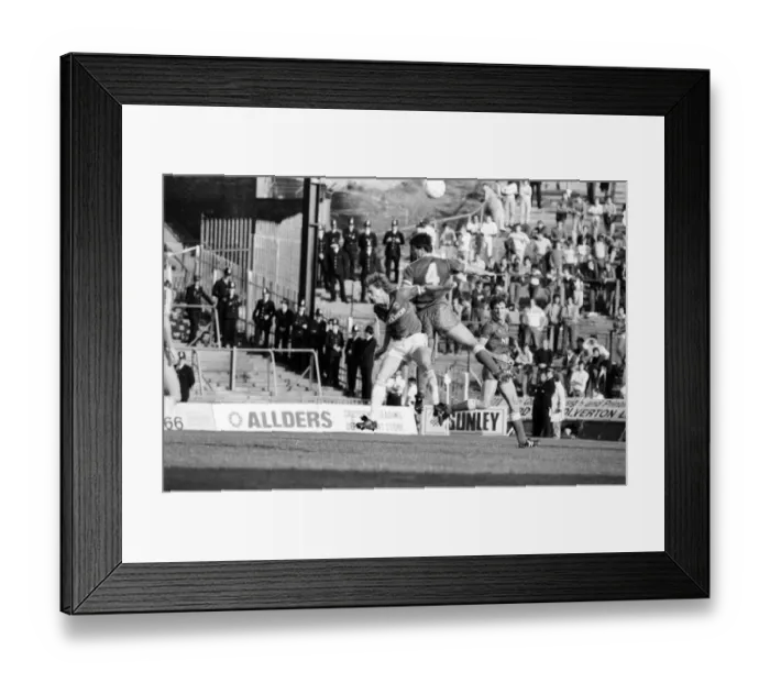 Framed Print : Charlton 3 v. Everton 2. Division One Football. October 1986 LF20-07-051 Framed Print : Charlton 3 v. Everton 2. Division One Football. October 1986 LF20-07-051