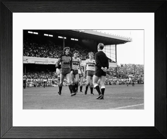 Framed Print : Arsenal 3 v. Watford 1. Division One Football. October 1986 LF20-03-067 Framed Print : Arsenal 3 v. Watford 1. Division One Football. October 1986 LF20-03-067