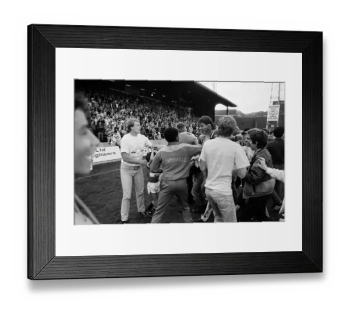 Framed Print : Charlton 3 v. Everton 2. Division One Football. October 1986 LF20-07-086