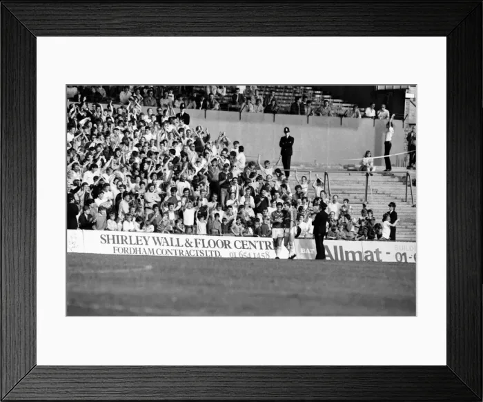 Framed Print : Charlton 3 v. Everton 2. Division One Football. October 1986 LF20-07-059 Framed Print : Charlton 3 v. Everton 2. Division One Football. October 1986 LF20-07-059