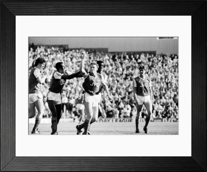 Framed Print : Arsenal 3 v. Watford 1. Division One Football. October 1986 LF20-03-125 Framed Print : Arsenal 3 v. Watford 1. Division One Football. October 1986 LF20-03-125