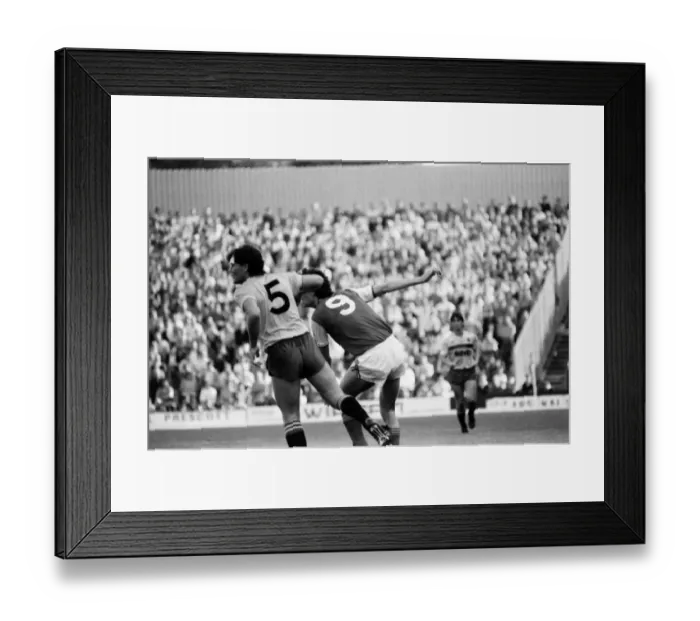 Framed Print : Arsenal 3 v. Watford 1. Division One Football. October 1986 LF20-03-001 Framed Print : Arsenal 3 v. Watford 1. Division One Football. October 1986 LF20-03-001