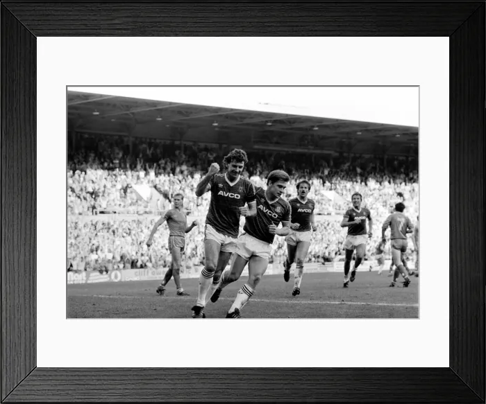 Framed Print : West Ham United 5 v. Chelsea 3. Division One Football. October 1986 LF20-01 Framed Print : West Ham United 5 v. Chelsea 3. Division One Football. October 1986 LF20-01