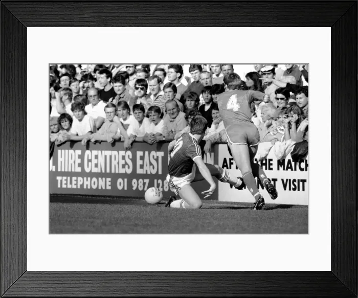 Framed Print : West Ham United 5 v. Chelsea 3. Division One Football. October 1986 LF20-01-018 Framed Print : West Ham United 5 v. Chelsea 3. Division One Football. October 1986 LF20-01-018