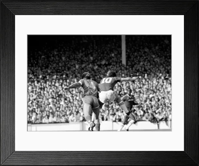 Framed Print : West Ham United 5 v. Chelsea 3. Division One Football. October 1986 LF20-01-104 Framed Print : West Ham United 5 v. Chelsea 3. Division One Football. October 1986 LF20-01-104