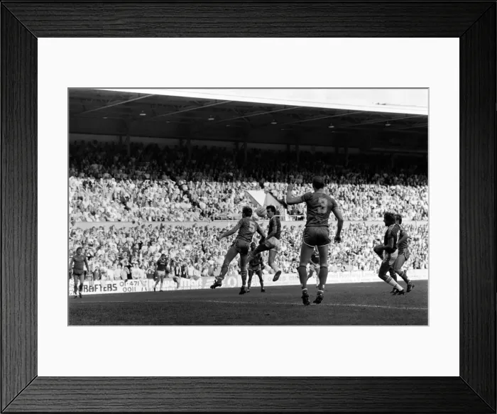 Framed Print : West Ham United 5 v. Chelsea 3. Division One Football. October 1986 LF20-01-091 Framed Print : West Ham United 5 v. Chelsea 3. Division One Football. October 1986 LF20-01-091