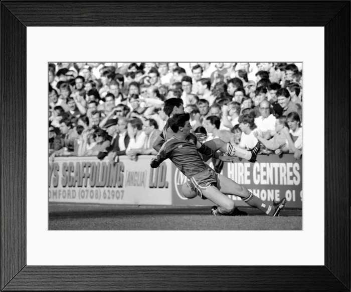 Framed Print : West Ham United 5 v. Chelsea 3. Division One Football. October 1986 LF20-01-017 Framed Print : West Ham United 5 v. Chelsea 3. Division One Football. October 1986 LF20-01-017