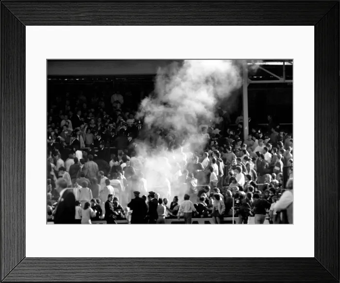 Framed Print : West Ham United 5 v. Chelsea 3. Division One Football. October 1986 LF20-01-029 Framed Print : West Ham United 5 v. Chelsea 3. Division One Football. October 1986 LF20-01-029