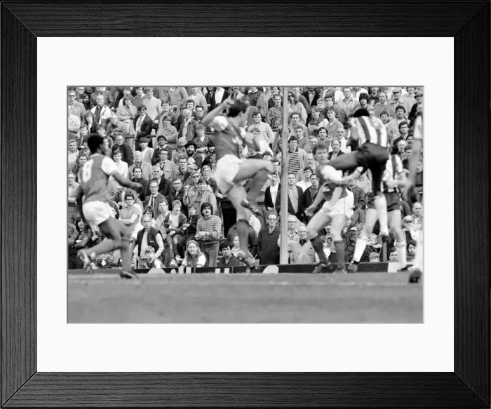 Framed Print : Arsenal 2 v. West Bromwich Albion 2. Division One Football. April 1986 LF19-12a-051 Framed Print : Arsenal 2 v. West Bromwich Albion 2. Division One Football. April 1986 LF19-12a-051
