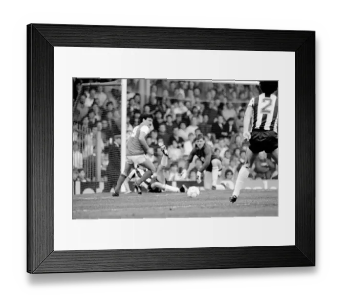 Framed Print : Arsenal 2 v. West Bromwich Albion 2. Division One Football. April 1986 LF19-12a-014 Framed Print : Arsenal 2 v. West Bromwich Albion 2. Division One Football. April 1986 LF19-12a-014