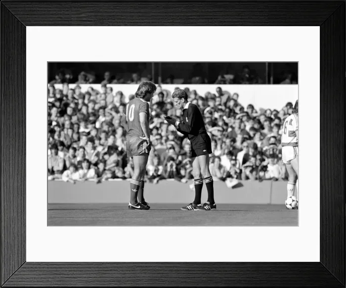 Framed Print : Division One Football 1985  /  86 Season, Queens Park Rangers v Liverpool, Loftus Road