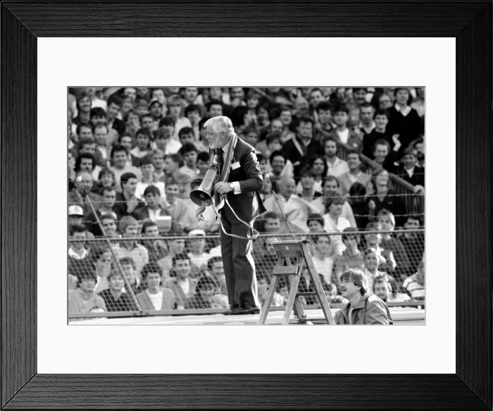 Framed Print : Division One Football 1985 / 86 Season, Chelsea v Everton, Stamford Bridge Framed Print : Division One Football 1985 / 86 Season, Chelsea v Everton, Stamford Bridge