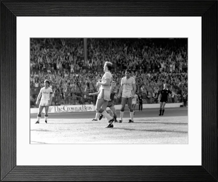 Framed Print : Division One Football 1985 / 86 Season, Chelsea v Everton, Stamford Bridge Framed Print : Division One Football 1985 / 86 Season, Chelsea v Everton, Stamford Bridge