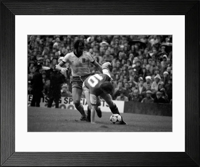 Framed Print : Division One Football, 1982 / 83 Season. Arsenal v West Ham United, Highbury Framed Print : Division One Football, 1982 / 83 Season. Arsenal v West Ham United, Highbury