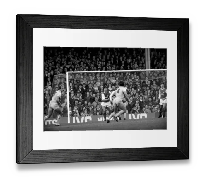 Framed Print : Division One Football, 1981 / 82 Season, Arsenal v Coventry, Highbury Framed Print : Division One Football, 1981 / 82 Season, Arsenal v Coventry, Highbury