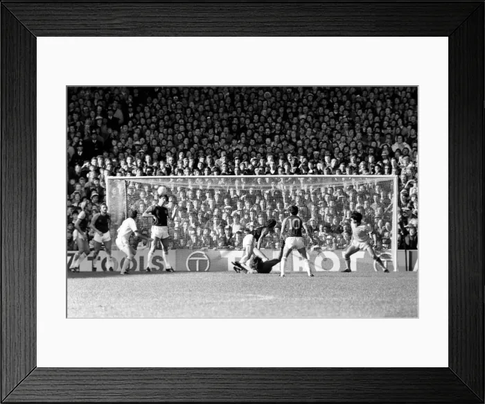 Framed Print : Division One Football 1981  /  82 Season, West Ham United v Liverpool, Upton Park