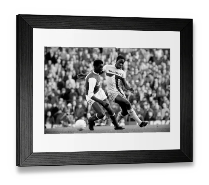Framed Print : Division One Football, 1981 / 82 Season, Arsenal v Coventry, Highbury Framed Print : Division One Football, 1981 / 82 Season, Arsenal v Coventry, Highbury