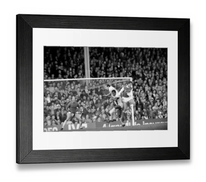 Framed Print : Division One Football, 1981 / 82 Season, Arsenal v Coventry, Highbury Framed Print : Division One Football, 1981 / 82 Season, Arsenal v Coventry, Highbury