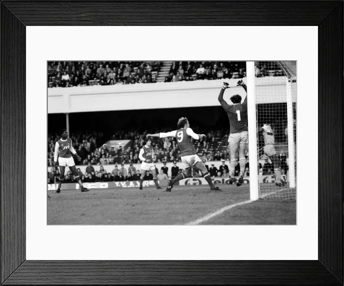 Framed Print : Division One Football, 1981 / 82 Season, Arsenal v Coventry, Highbury Framed Print : Division One Football, 1981 / 82 Season, Arsenal v Coventry, Highbury