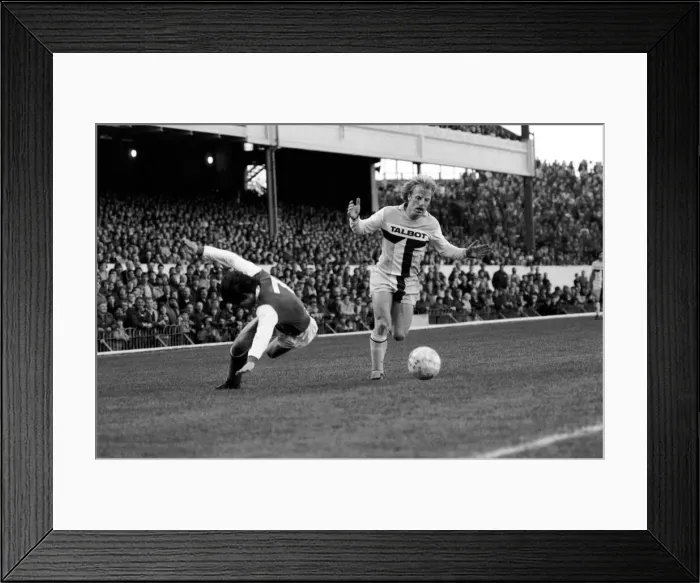Framed Print : Division One Football, 1981 / 82 Season, Arsenal v Coventry, Highbury Framed Print : Division One Football, 1981 / 82 Season, Arsenal v Coventry, Highbury