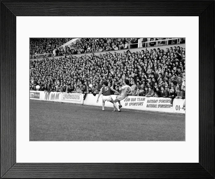 Framed Print : Division One Football 1981 / 82 Season, West Ham United v Liverpool, Upton Park Framed Print : Division One Football 1981 / 82 Season, West Ham United v Liverpool, Upton Park