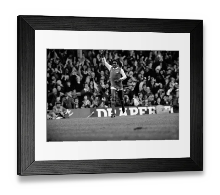 Framed Print : Division One Football 1981 / 82 Season, Arsenal v Manchester City, Highbury Framed Print : Division One Football 1981 / 82 Season, Arsenal v Manchester City, Highbury