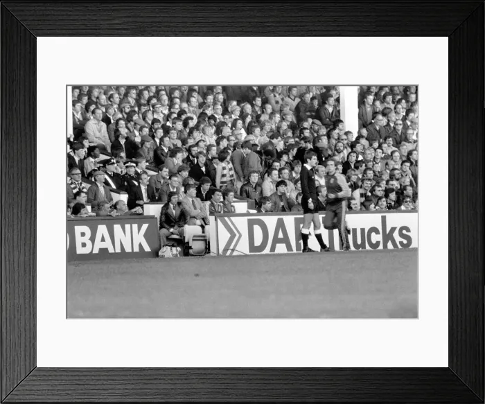 Framed Print : Division One Football 1981 / 82 Season, West Ham United v Liverpool, Upton Park Framed Print : Division One Football 1981 / 82 Season, West Ham United v Liverpool, Upton Park