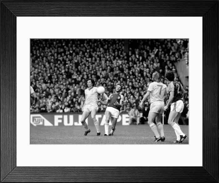 Framed Print : Division One Football 1981 / 82 Season, West Ham United v Liverpool, Upton Park Framed Print : Division One Football 1981 / 82 Season, West Ham United v Liverpool, Upton Park