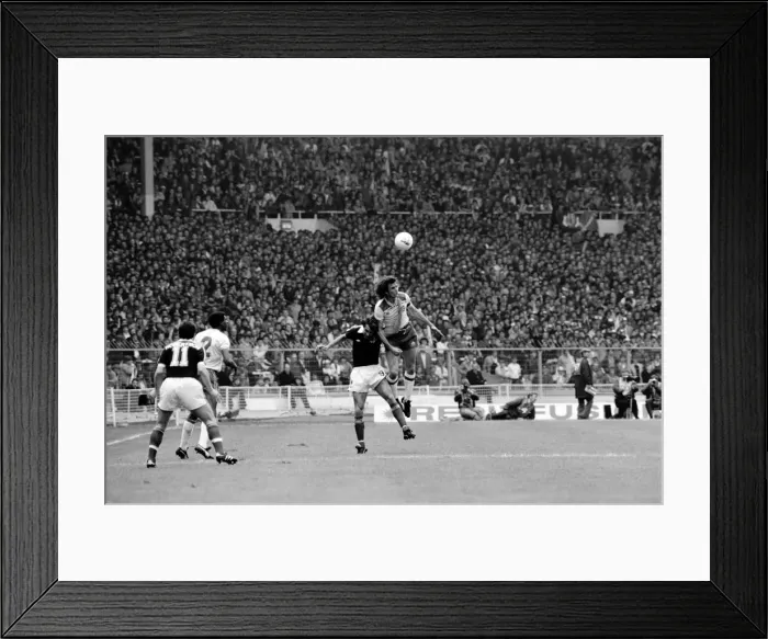 Framed Print : Football Home Internationals 1980  /  81 Season England v Scotland, Wembley