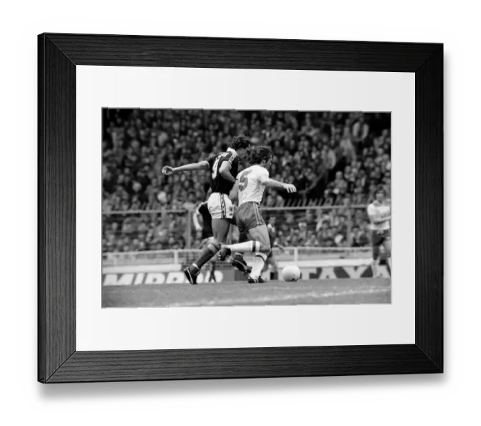 Framed Print : Football Home Internationals 1980 / 81 Season England v Scotland, Wembley Framed Print : Football Home Internationals 1980 / 81 Season England v Scotland, Wembley