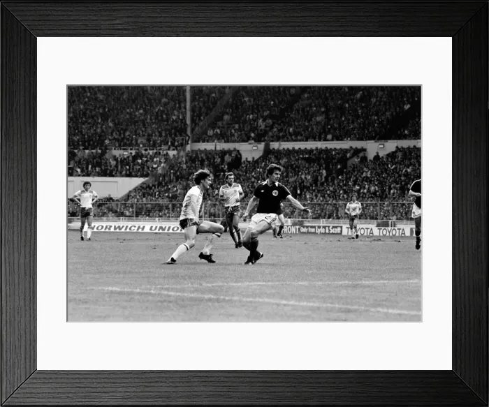 Framed Print : Football Home Internationals 1980  /  81 Season England v Scotland, Wembley