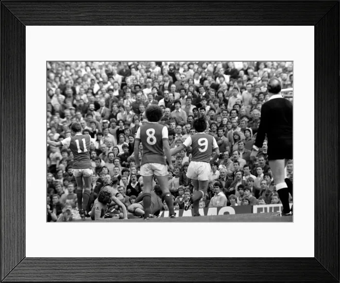 Framed Print : Division One Football 1981 / 82 Season. Arsenal v. Sunderland, Highbury Framed Print : Division One Football 1981 / 82 Season. Arsenal v. Sunderland, Highbury