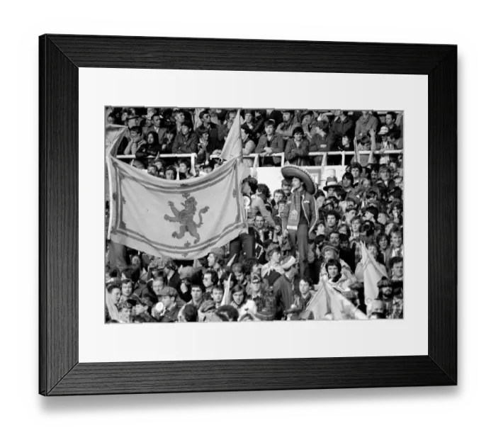 Framed Print : Football Home Internationals 1980  /  81 Season England v Scotland, Wembley
