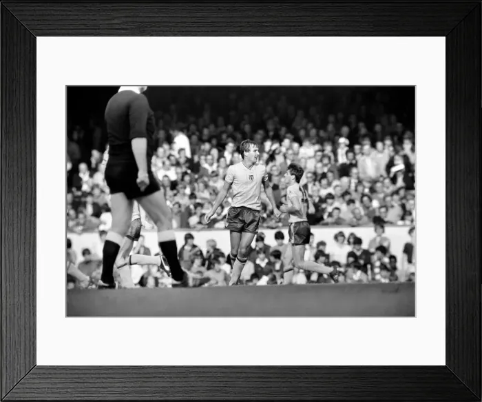 Framed Print : Division One Football 1981 / 82 Season. Arsenal v. Sunderland, Highbury Framed Print : Division One Football 1981 / 82 Season. Arsenal v. Sunderland, Highbury