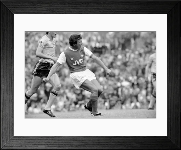 Framed Print : Division One Football 1981 / 82 Season. Arsenal v. Sunderland, Highbury Framed Print : Division One Football 1981 / 82 Season. Arsenal v. Sunderland, Highbury