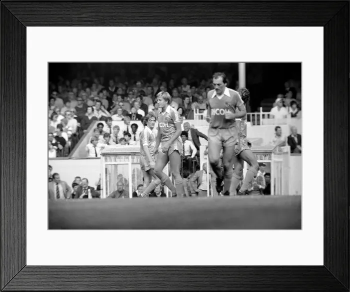 Framed Print : Division One Football 1981  /  82, Arsenal v Stoke, Highbury