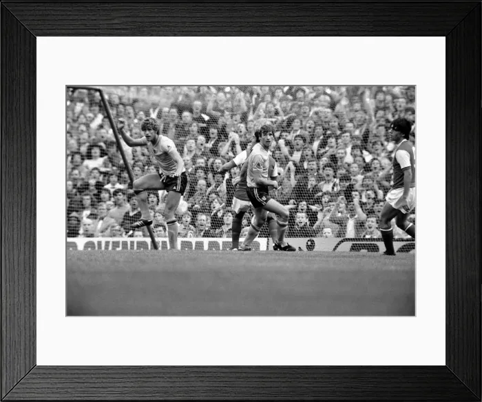 Framed Print : Division One Football 1981 / 82 Season. Arsenal v. Sunderland, Highbury Framed Print : Division One Football 1981 / 82 Season. Arsenal v. Sunderland, Highbury