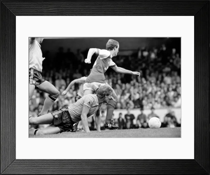 Framed Print : Division One Football 1981 / 82 Season. Arsenal v. Sunderland, Highbury Framed Print : Division One Football 1981 / 82 Season. Arsenal v. Sunderland, Highbury