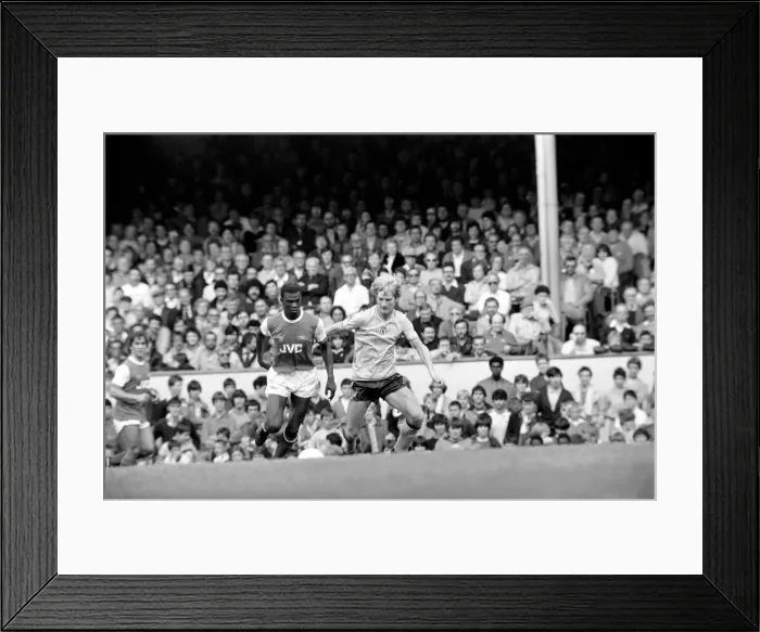 Framed Print : Division One Football 1981 / 82 Season. Arsenal v. Sunderland, Highbury Framed Print : Division One Football 1981 / 82 Season. Arsenal v. Sunderland, Highbury
