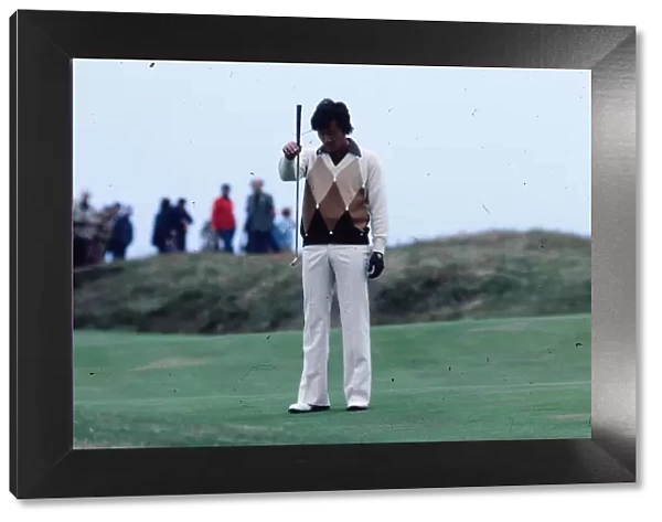 Isao Aoki golfer July 1978 Hoding putter club British Open