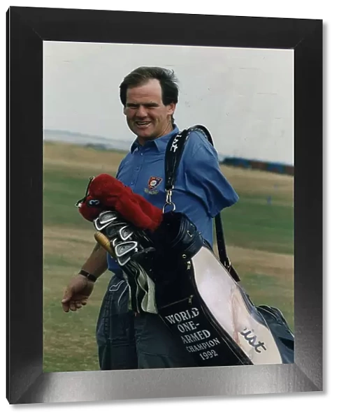 Brian Crombie World One Armed Golf Champion golf bag clubs