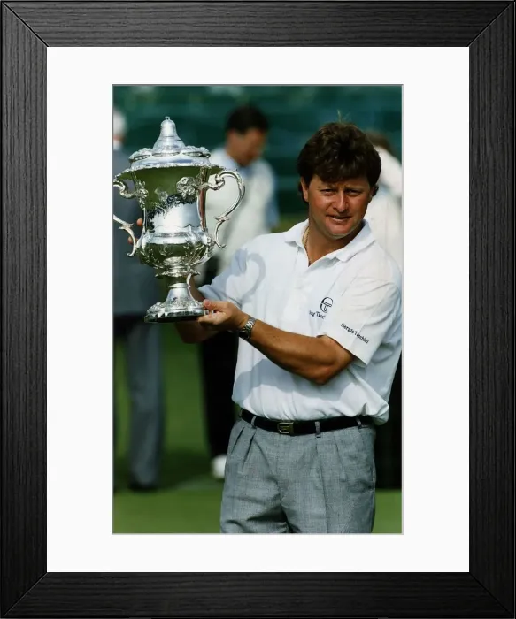 Framed Print : Ian Woosnam holding up the Scottish Golf Open Trophy Framed Print : Ian Woosnam holding up the Scottish Golf Open Trophy