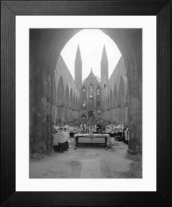 Framed Print : A church sevice in the bombed out remains of Norwich Cathedral Framed Print : A church sevice in the bombed out remains of Norwich Cathedral