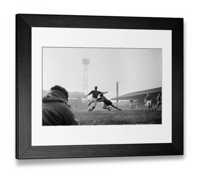 Framed Print : English League Division One match at Old Trafford. Manchester United 0 v West Ham Framed Print : English League Division One match at Old Trafford. Manchester United 0 v West Ham