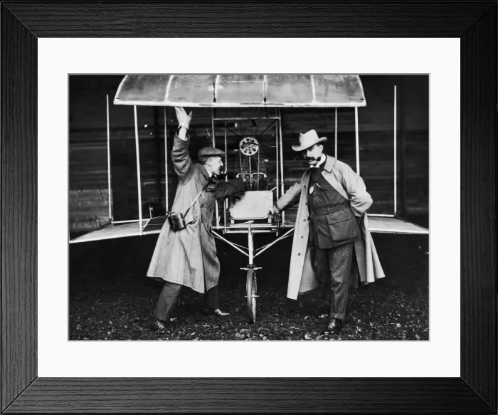 Framed Print : The flying machine of Mr E Mines, engineer, seen here at the Doncaster flying meeting Framed Print : The flying machine of Mr E Mines, engineer, seen here at the Doncaster flying meeting