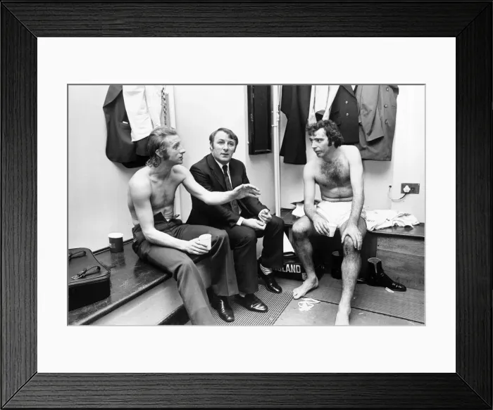Framed Print : Manchester United manager Tommy Docherty with players Denis Law (left Framed Print : Manchester United manager Tommy Docherty with players Denis Law (left