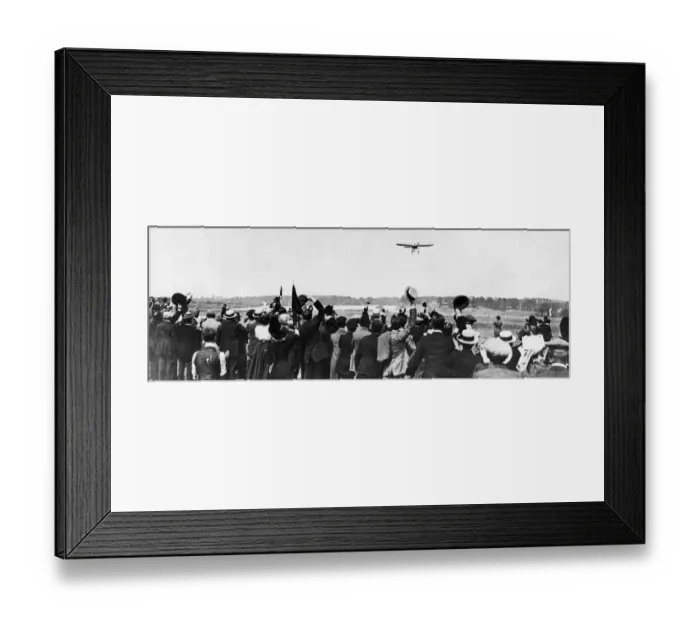 Framed Print : Lieutenant Conneau, flying under the name of Beaumont seen here arriving at Brooklands to