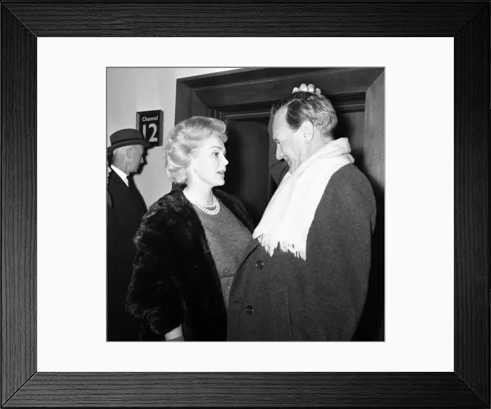 Framed Print : Actress Zsa Zsa Gabor & actor Trevor Howard greet one another on arrival at London Framed Print : Actress Zsa Zsa Gabor & actor Trevor Howard greet one another on arrival at London